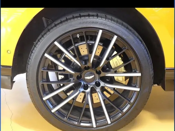 Astonmartin DBX