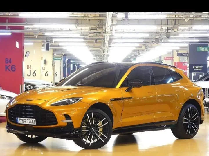 Astonmartin DBX
