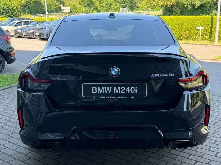 BMW M240i