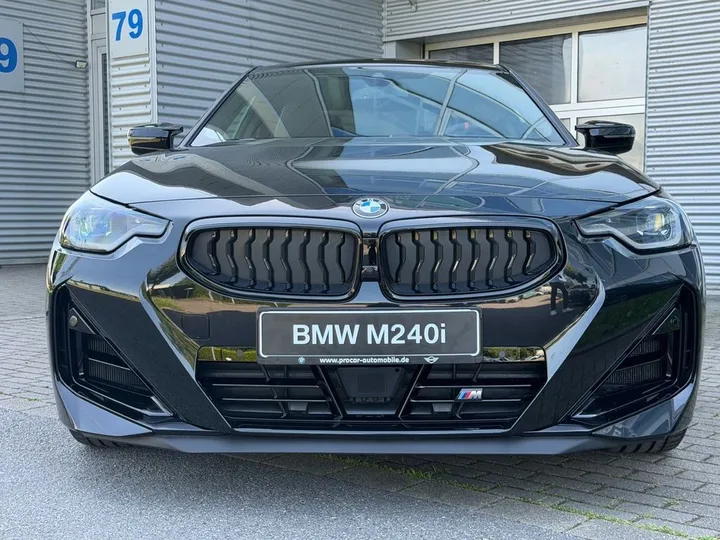BMW M240i