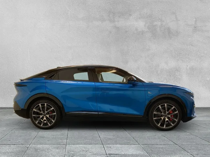 Alpine A390
