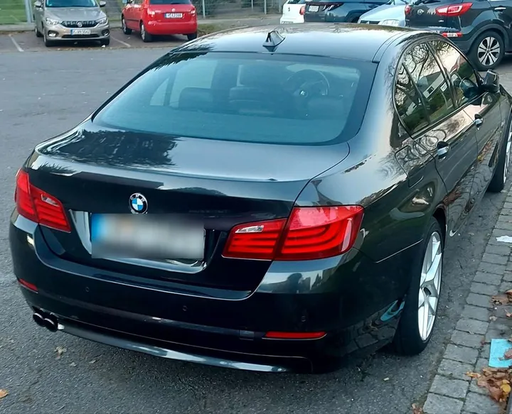BMW 523
