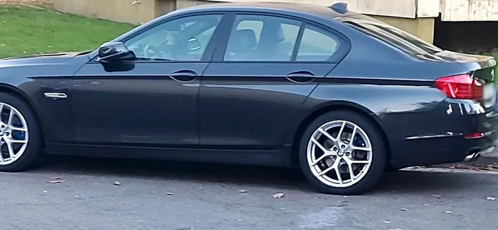 BMW 523