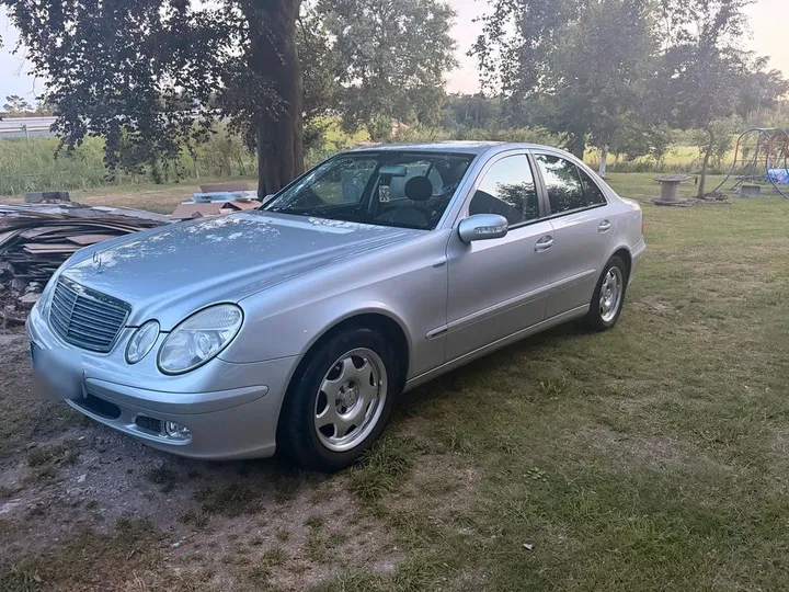 Mercedes-Benz E 200