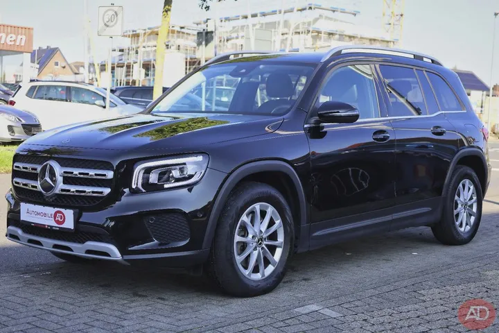 Mercedes-Benz GLB 200
