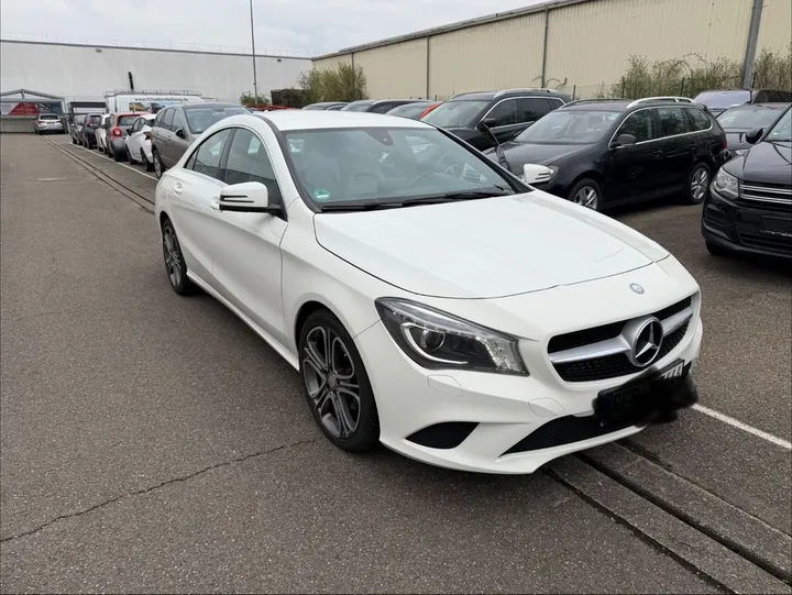 Mercedes-Benz CLA 200