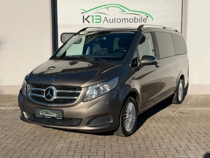Mercedes-Benz V 220