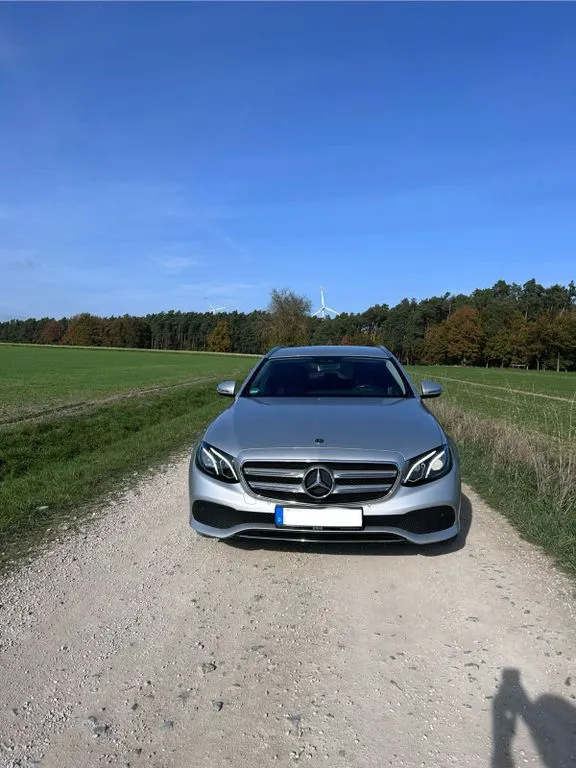 Mercedes-Benz E 220