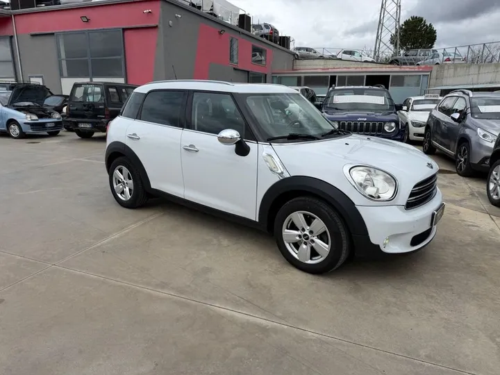 MINI Countryman D (Cooper)