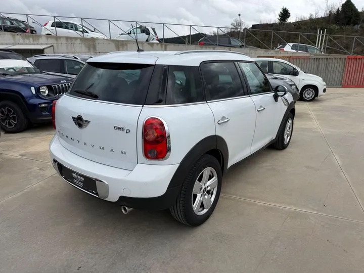 MINI Countryman D (Cooper)