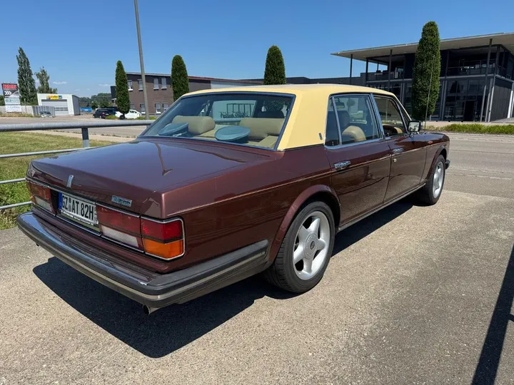 Rolls-Royce Silver Spur