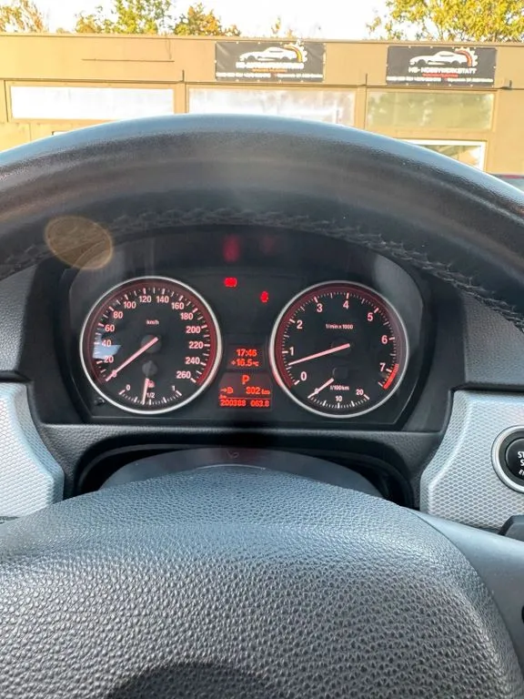 BMW 325