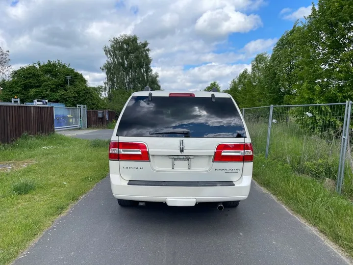Lincoln Navigator