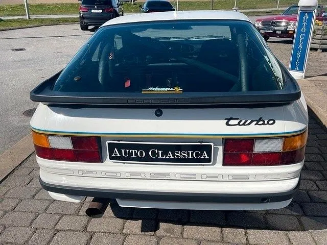 Porsche 944
