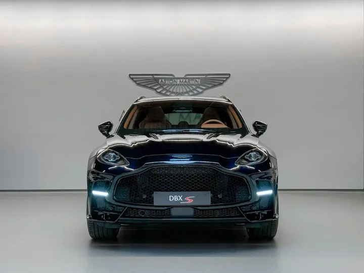 Aston Martin DBX
