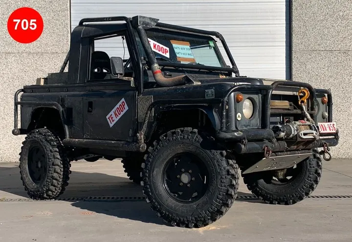 Land Rover Defender