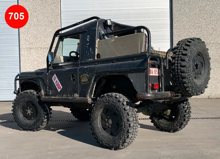Land Rover Defender