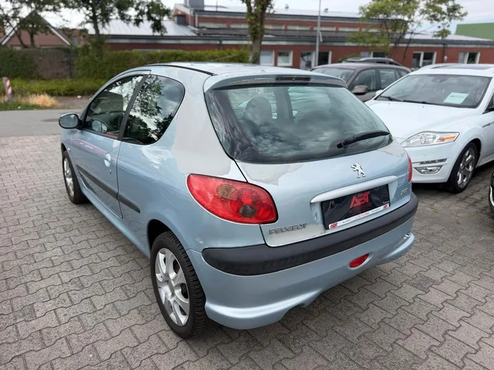 Peugeot 206
