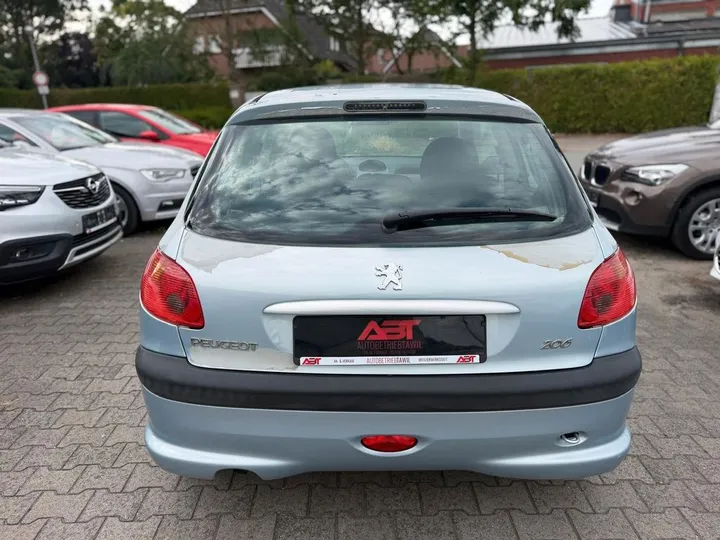 Peugeot 206