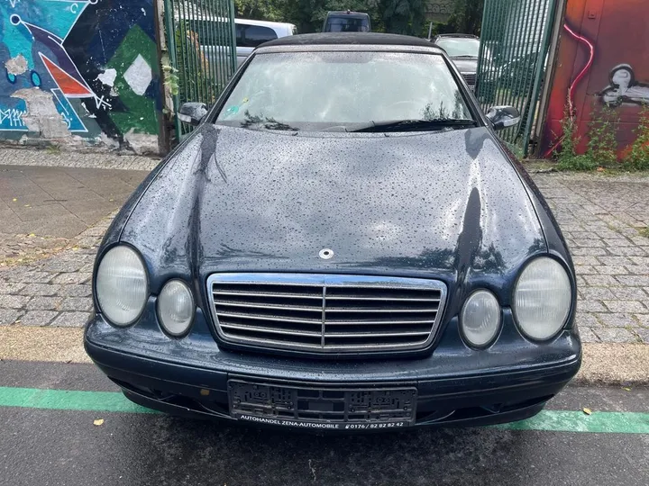 Mercedes-Benz CLK 320