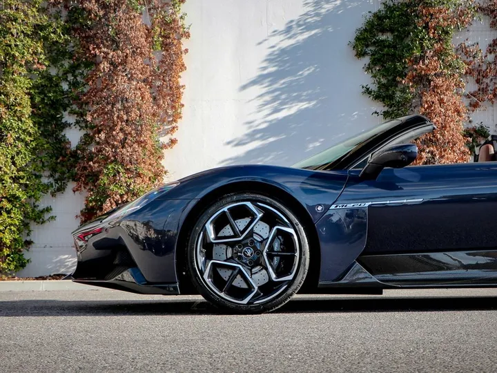 Maserati MC20