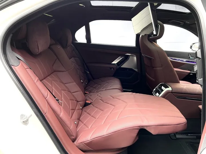 BMW 740