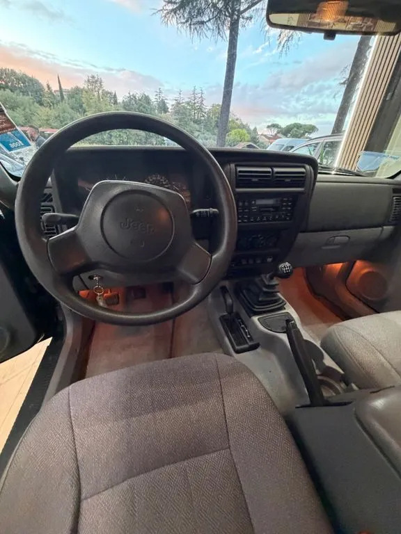 Jeep Cherokee
