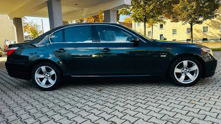 BMW 525