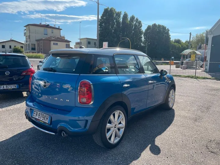 MINI Countryman D (Cooper)