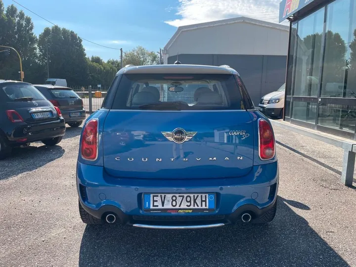 MINI Countryman D (Cooper)