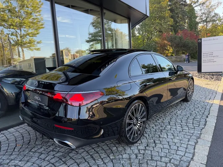 Mercedes-Benz E 220