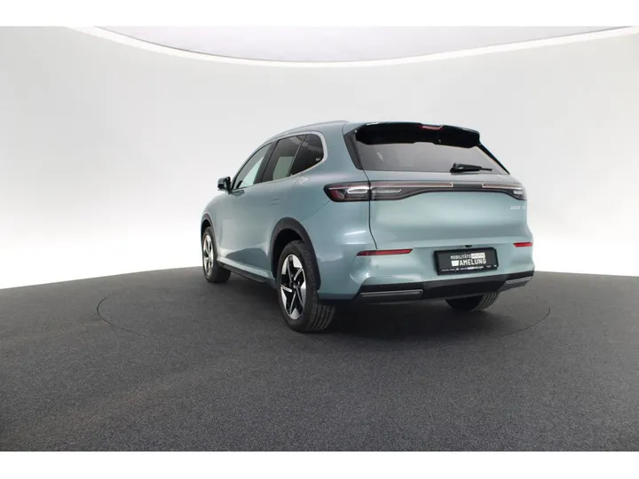Geely E5