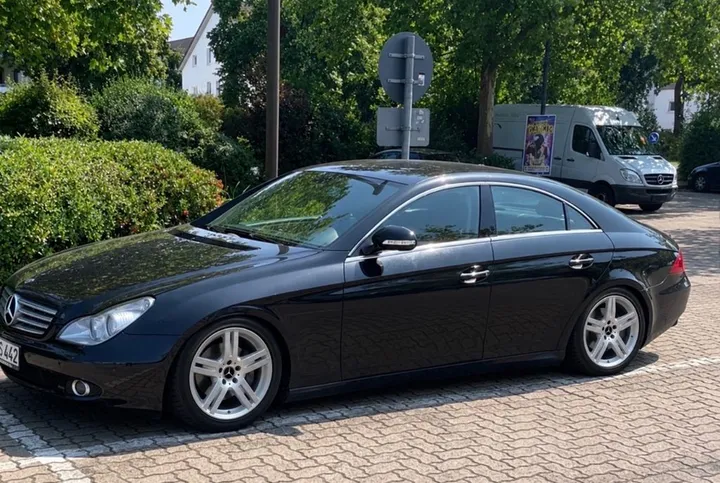 Mercedes-Benz 320