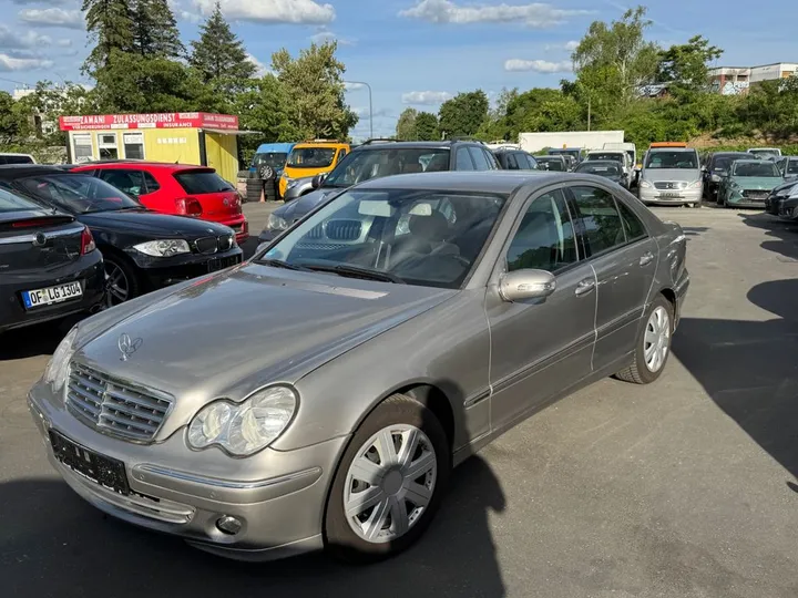 Mercedes-Benz C 220