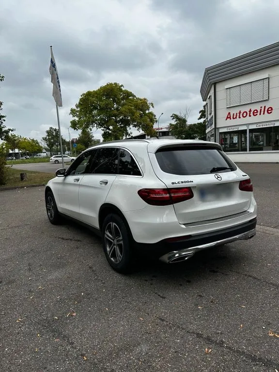 Mercedes-Benz GLC 220