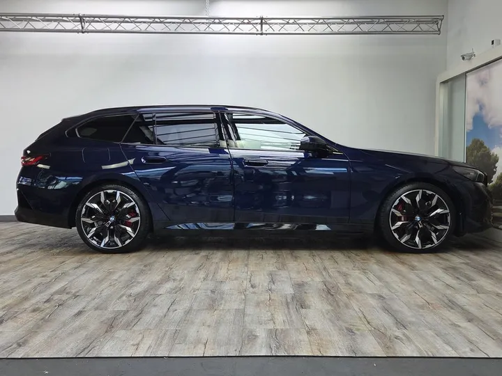 BMW 550