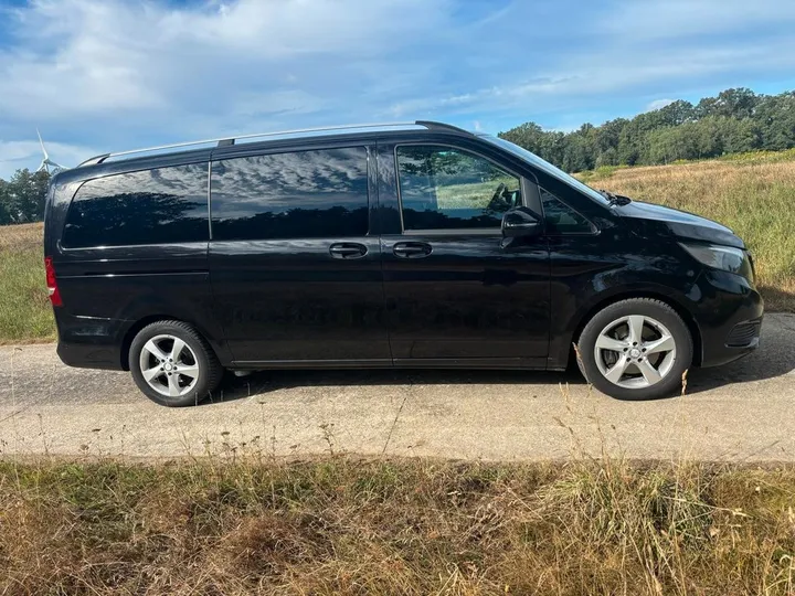 Mercedes-Benz V 220