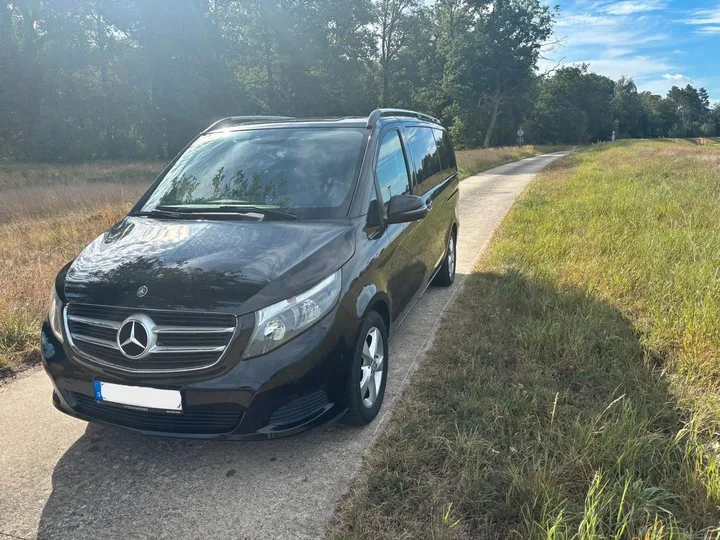Mercedes-Benz V 220