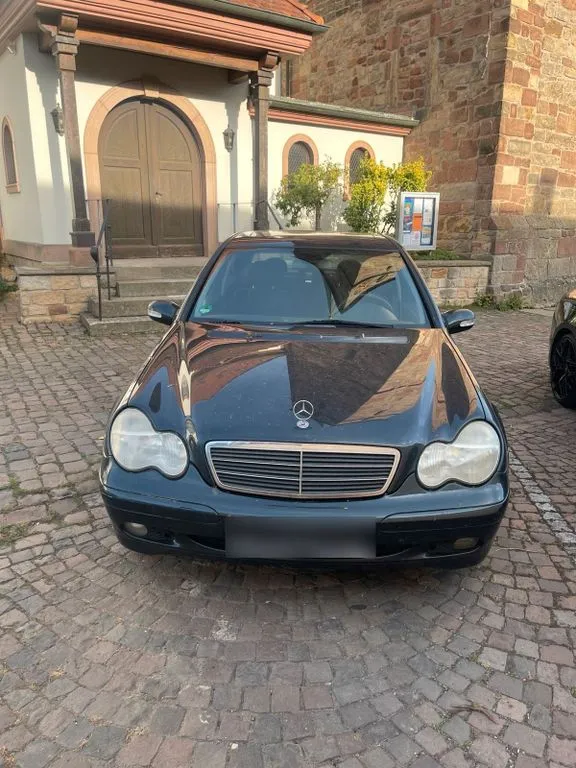 Mercedes-Benz C 180