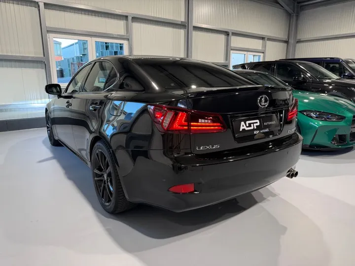 Lexus IS 220