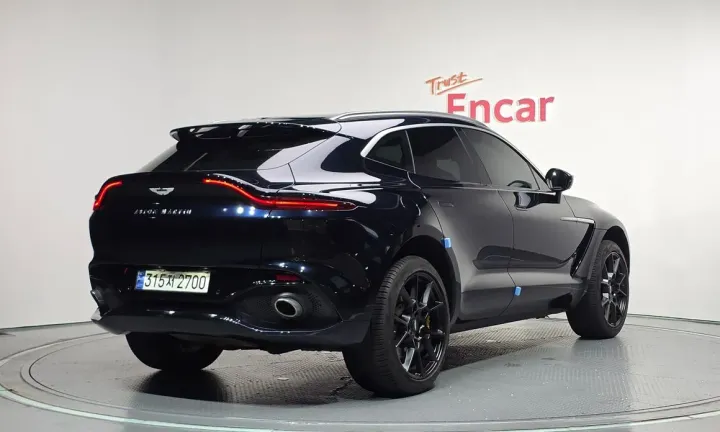 Astonmartin DBX