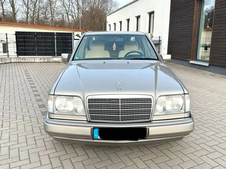Mercedes-Benz E 250