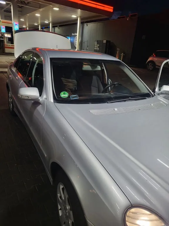 Mercedes-Benz E 280