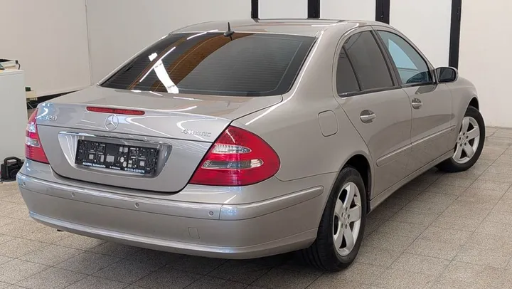 Mercedes-Benz E 320