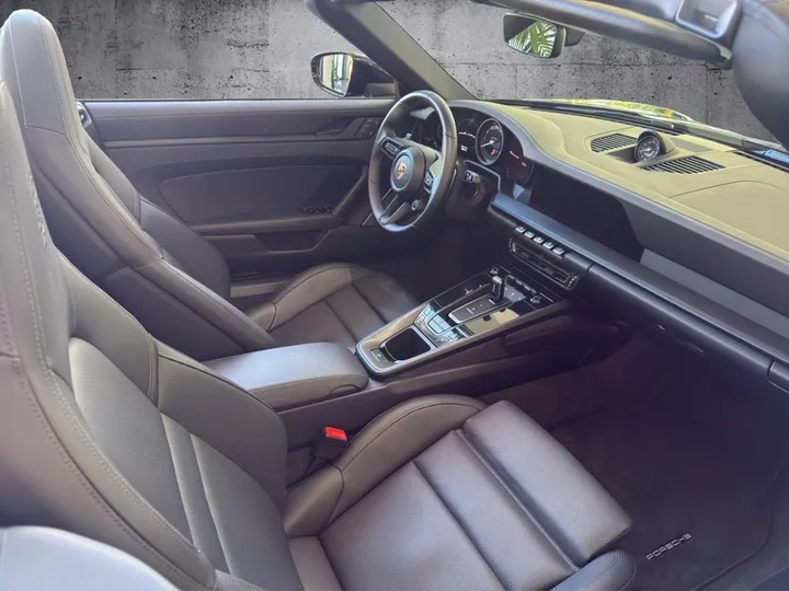 Porsche 992