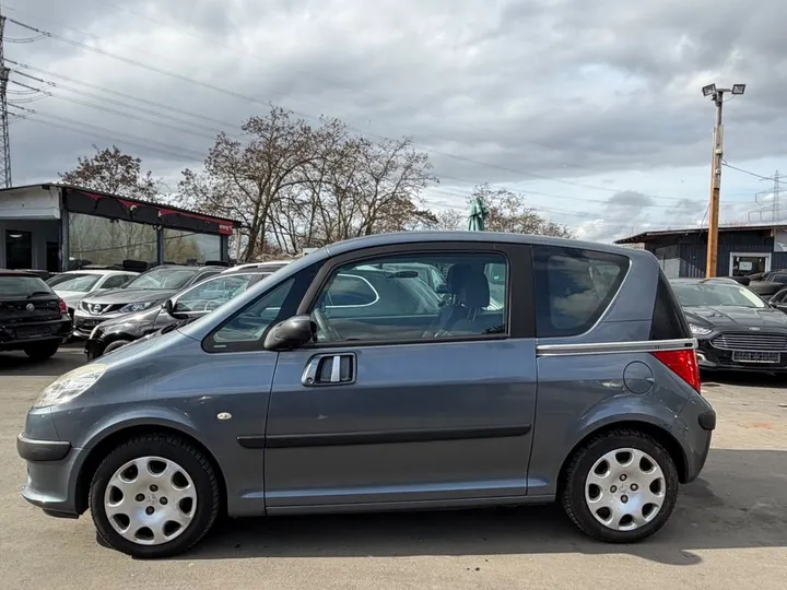 Peugeot 1007
