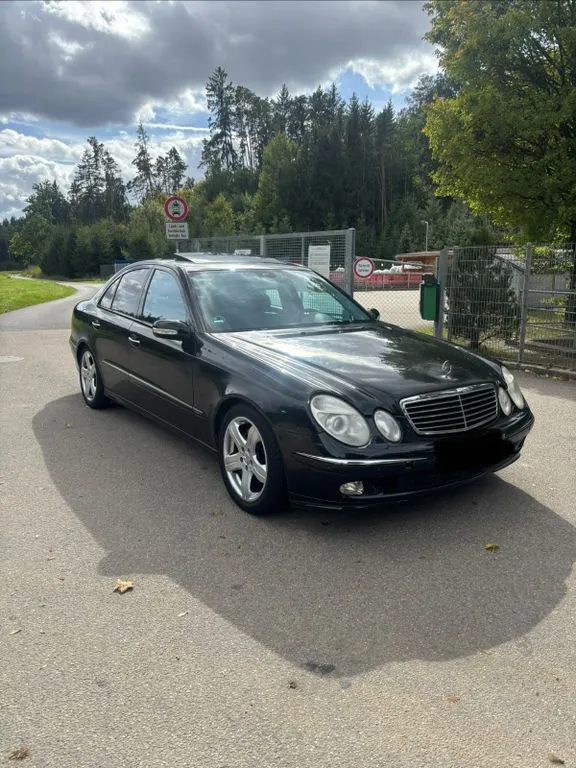 Mercedes-Benz E 240