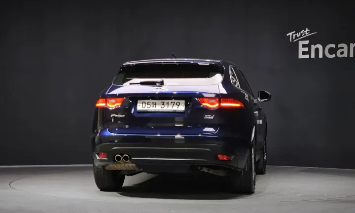 Jaguar F-PACE