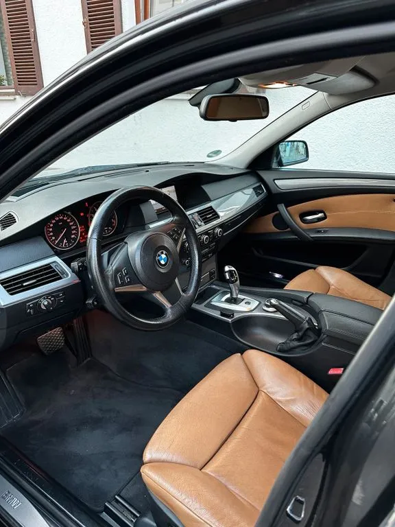 BMW 525