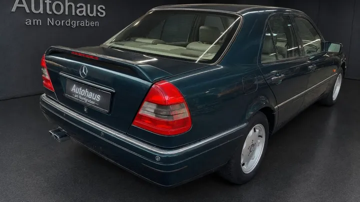 Mercedes-Benz C 200